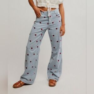Free People Bugged Out StrIght-leg Jeans.